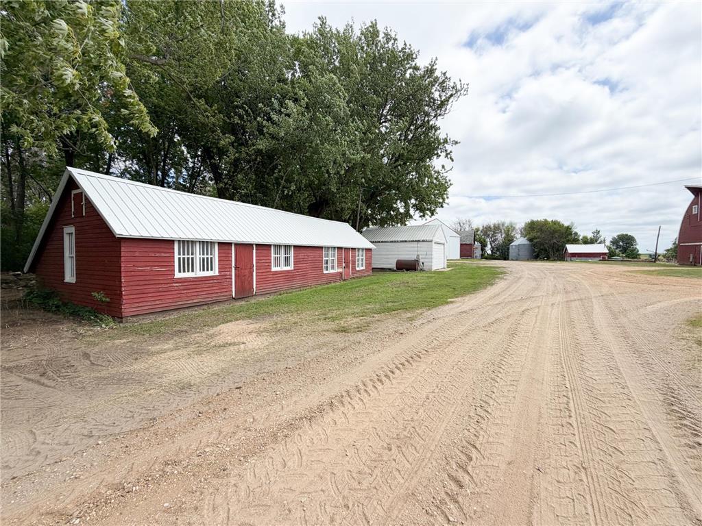 15236 King Avenue Wilmont MN 56185 7094765 image5