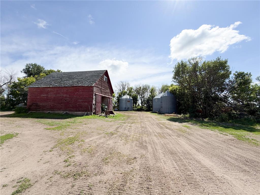 15236 King Avenue Wilmont MN 56185 7094765 image68