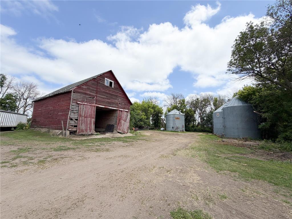 15236 King Avenue Wilmont MN 56185 7094765 image70