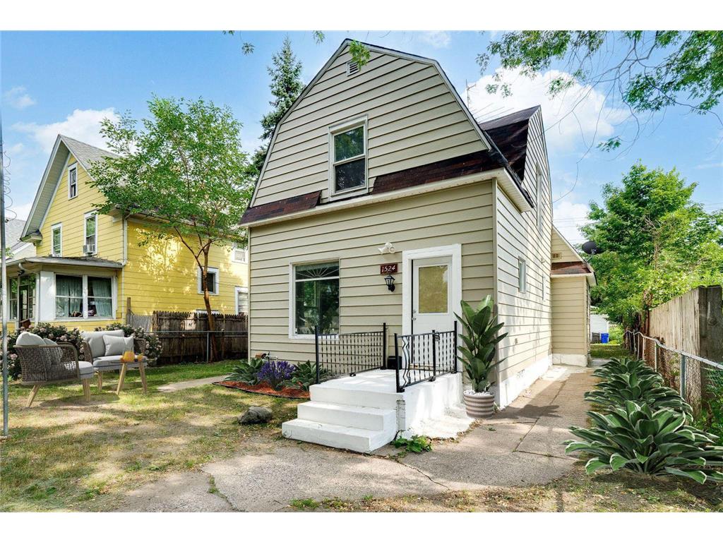 1524 Charles Avenue Saint Paul MN 55104 6405176 image1