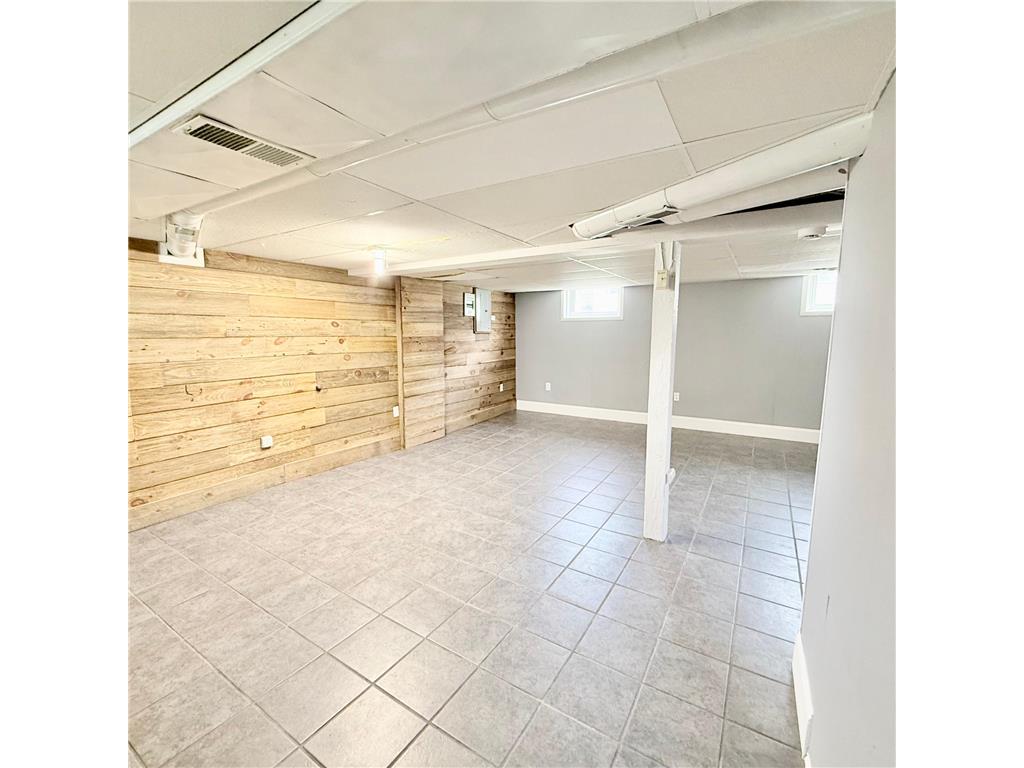 1524 East Avenue Red Wing MN 55066 7065677 image32