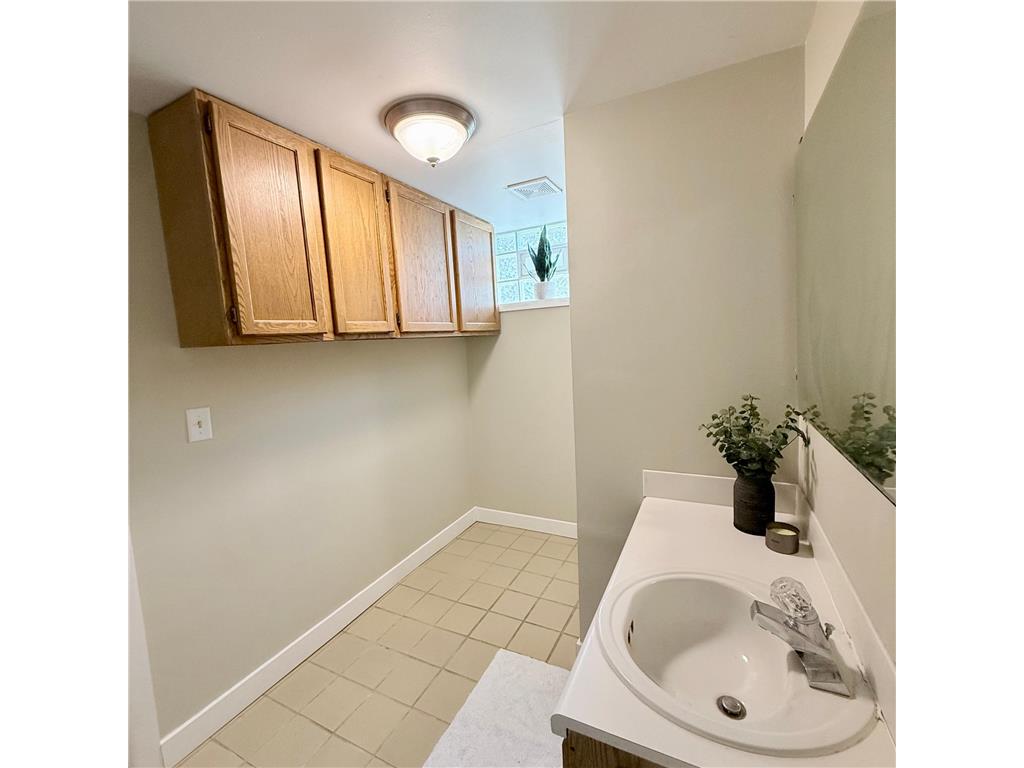 1524 East Avenue Red Wing MN 55066 7065677 image38