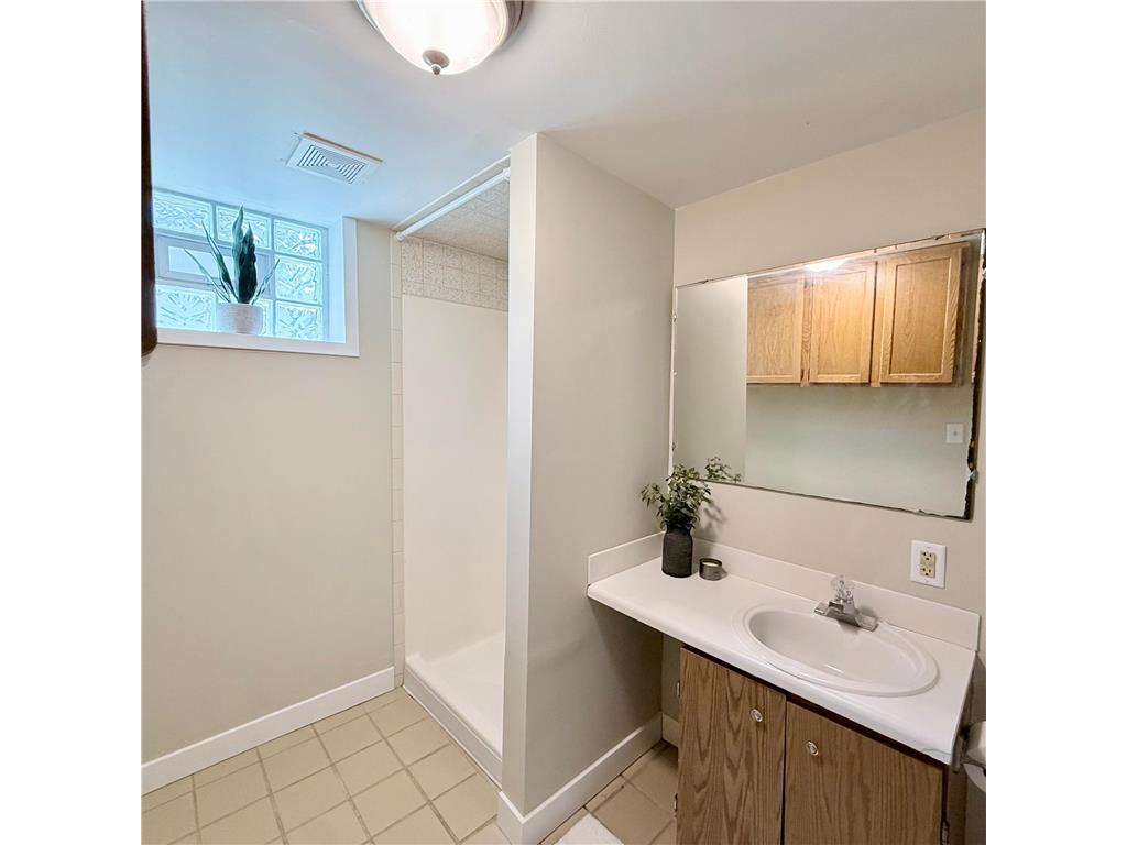 1524 East Avenue Red Wing MN 55066 7065677 image39