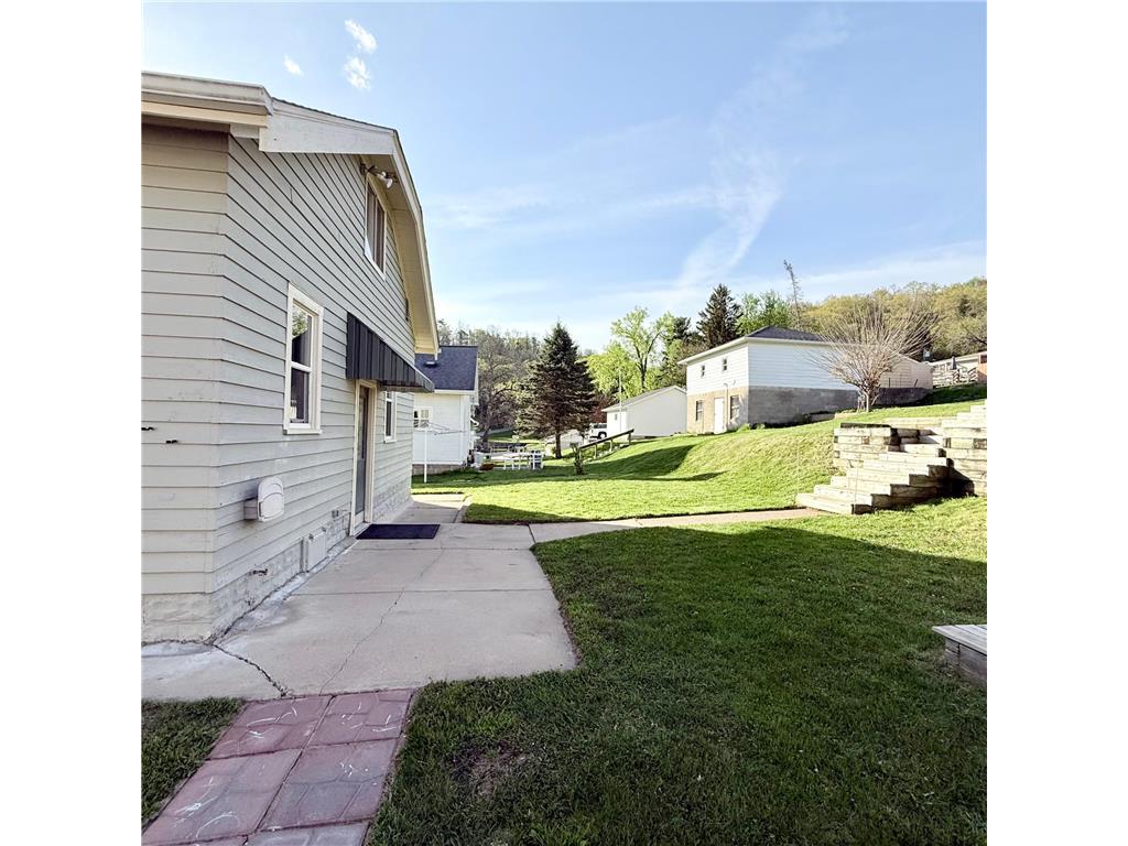 1524 East Avenue Red Wing MN 55066 7065677 image48