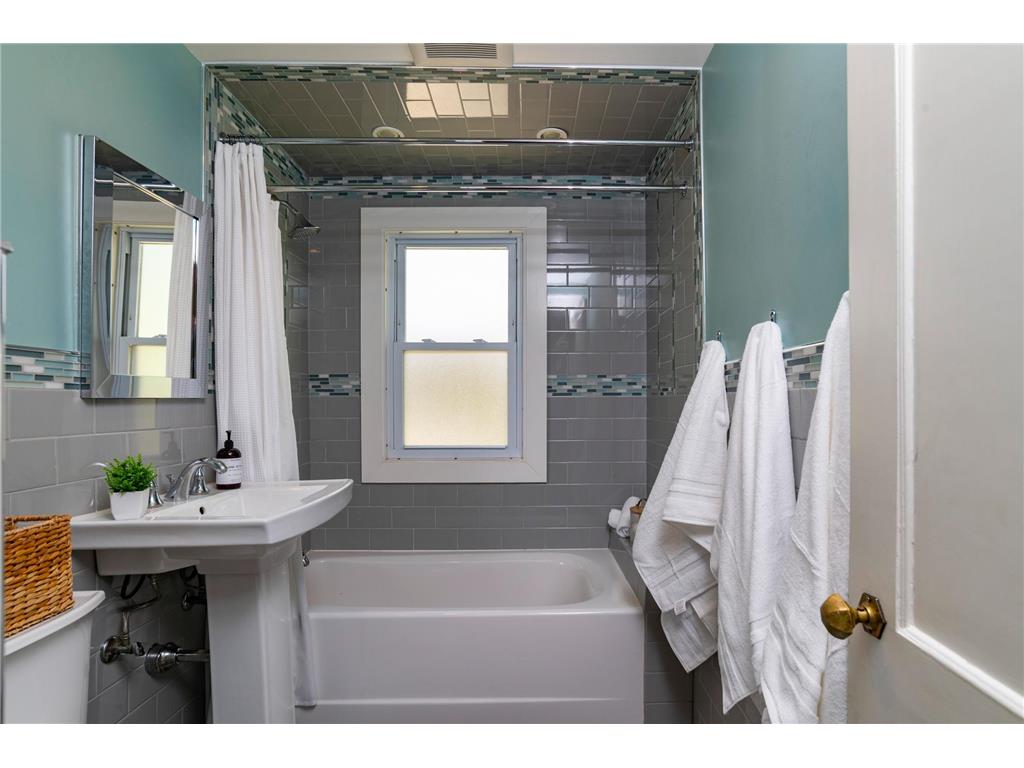 1524 Goodrich Avenue Saint Paul MN 55105 7055002 image32