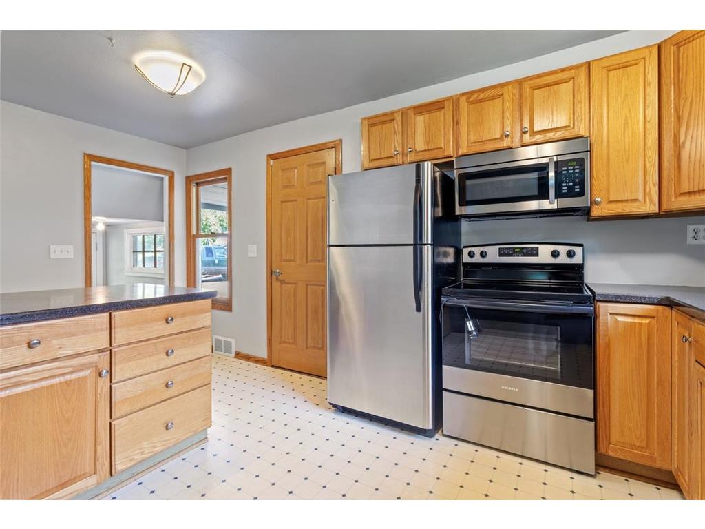 15240 9th Avenue N Plymouth MN 55447 - Parkers 7094363 image4