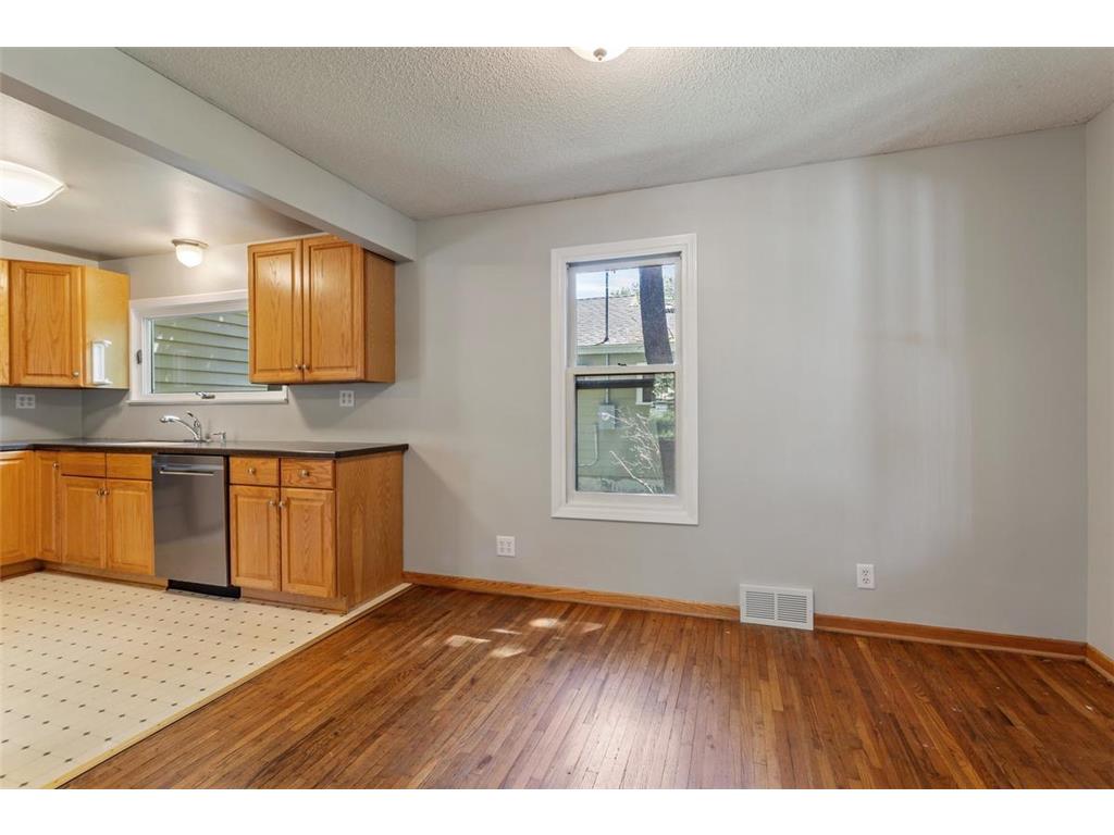 15240 9th Avenue N Plymouth MN 55447 - Parkers 7094363 image9