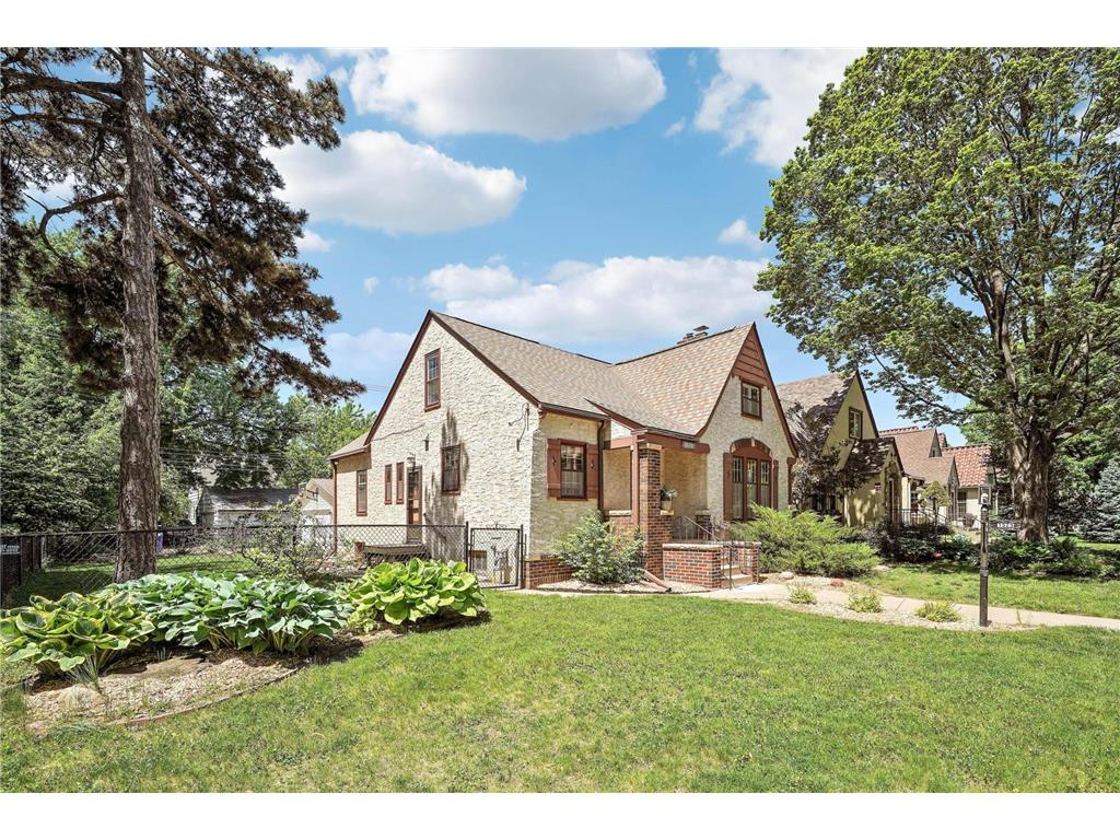 1525 Asbury Street Saint Paul MN 55108 7082566 image1
