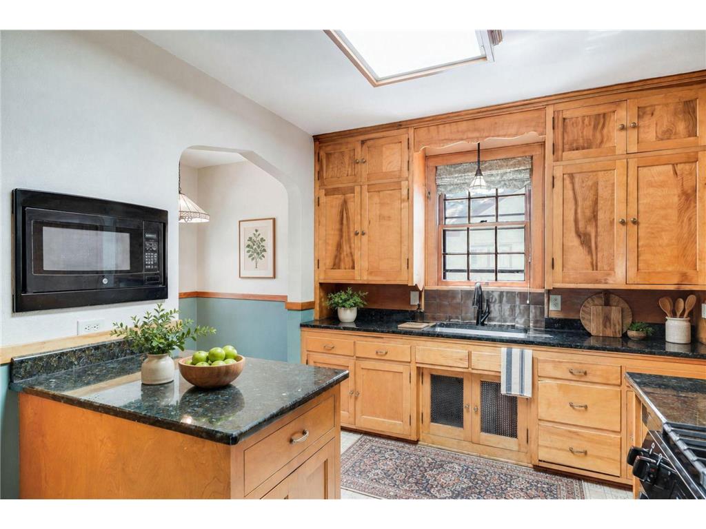1525 Asbury Street Saint Paul MN 55108 7082566 image10