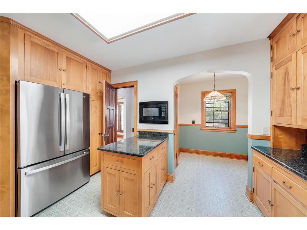 1525 Asbury Street Saint Paul MN 55108 7082566 image13