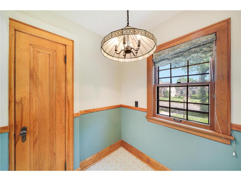 1525 Asbury Street Saint Paul MN 55108 7082566 image15