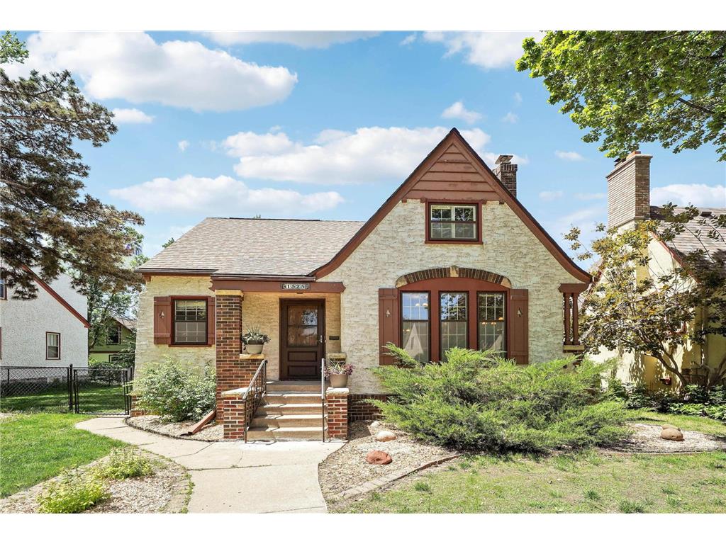 1525 Asbury Street Saint Paul MN 55108 7082566 image2