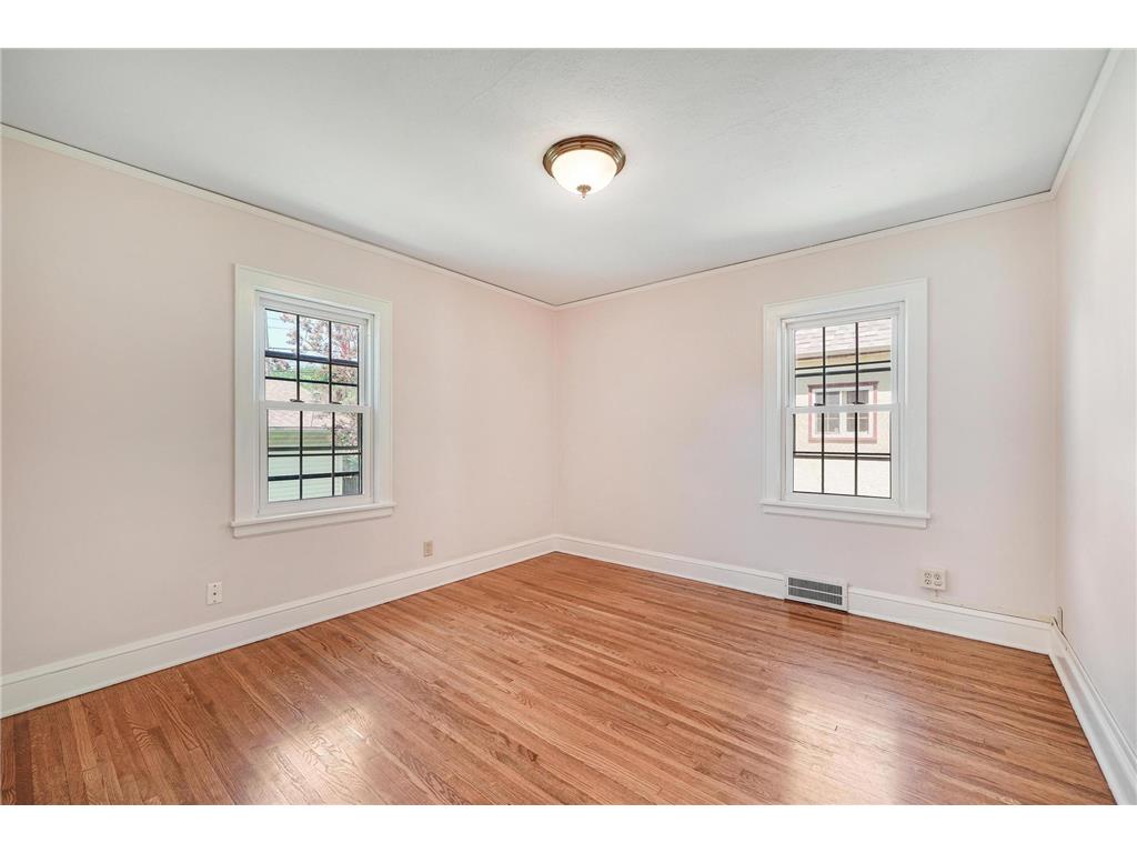1525 Asbury Street Saint Paul MN 55108 7082566 image20