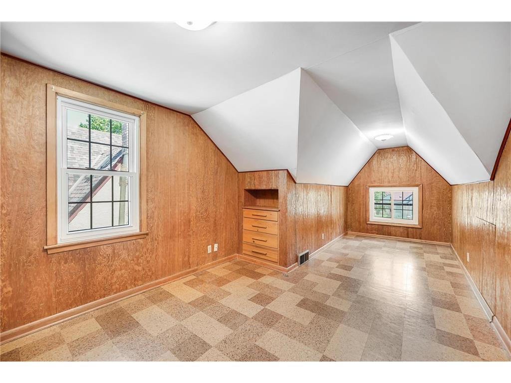1525 Asbury Street Saint Paul MN 55108 7082566 image27