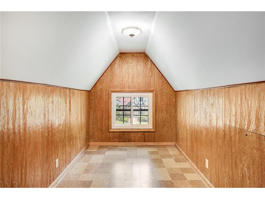 1525 Asbury Street Saint Paul MN 55108 7082566 image29