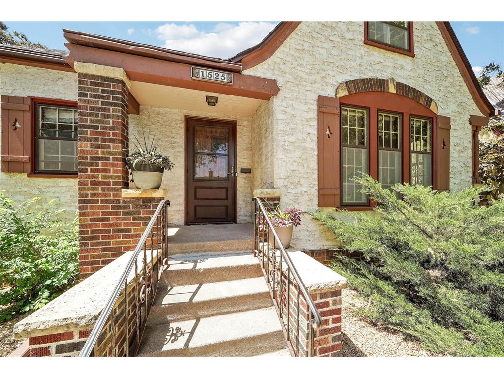 1525 Asbury Street Saint Paul MN 55108 7082566 image3
