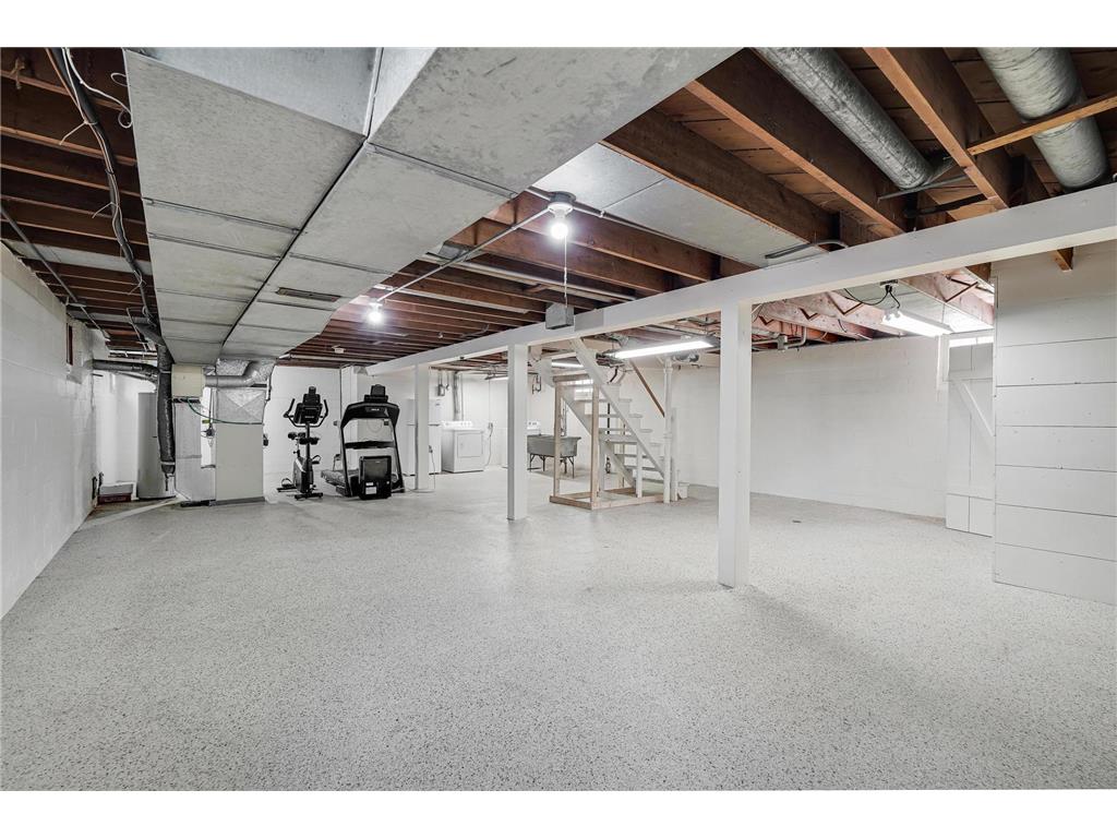 1525 Asbury Street Saint Paul MN 55108 7082566 image35