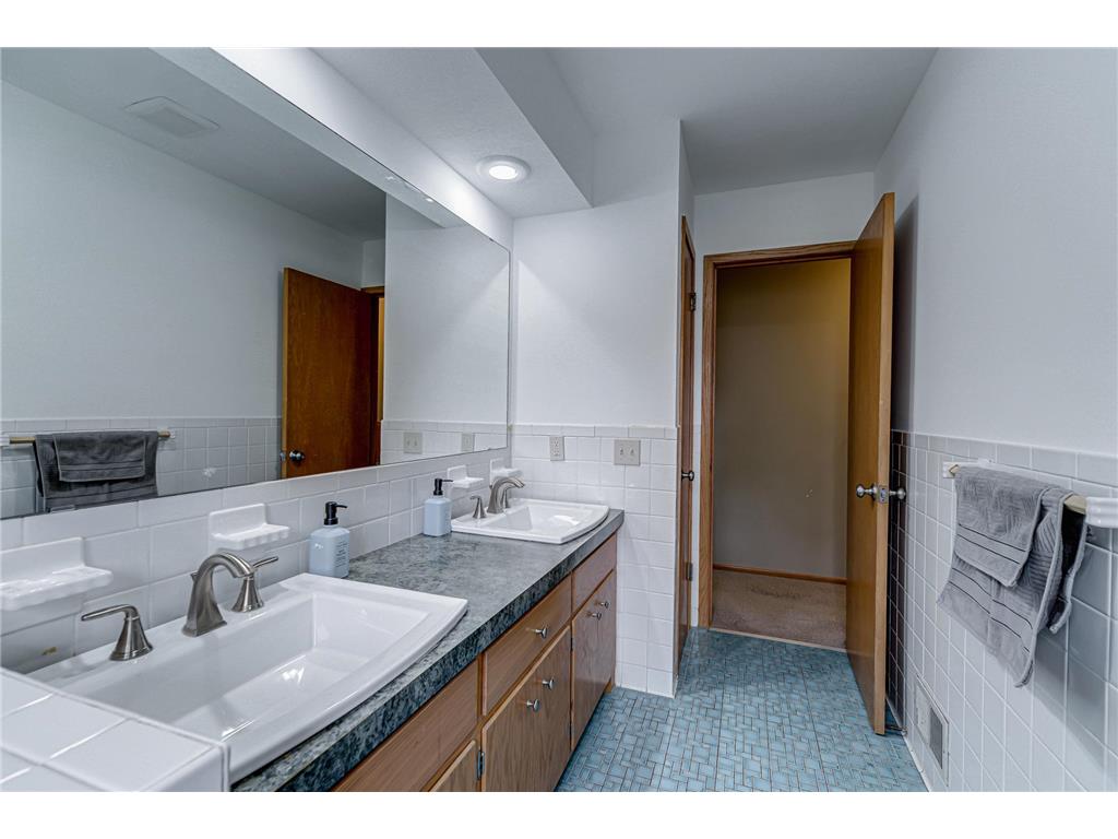 1525 Saint Croix Circle Golden Valley MN 55422 7086686 image44