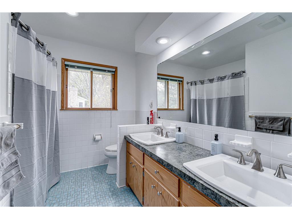 1525 Saint Croix Circle Golden Valley MN 55422 7086686 image45