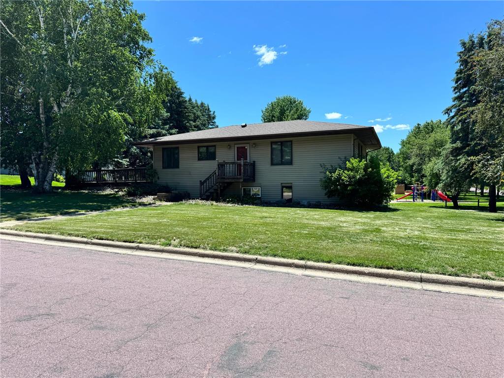 1525 Sayles Drive Jackson MN 56143 7092630 image1