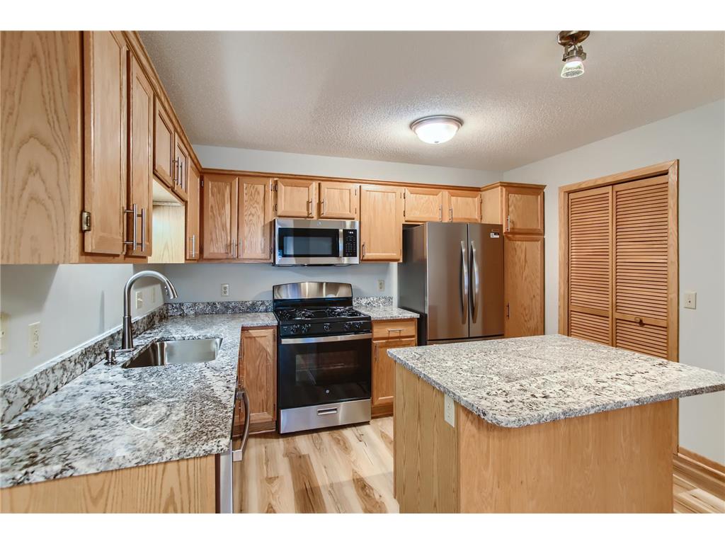 15251 Greenhaven Way Burnsville MN 55306 6332342 image1