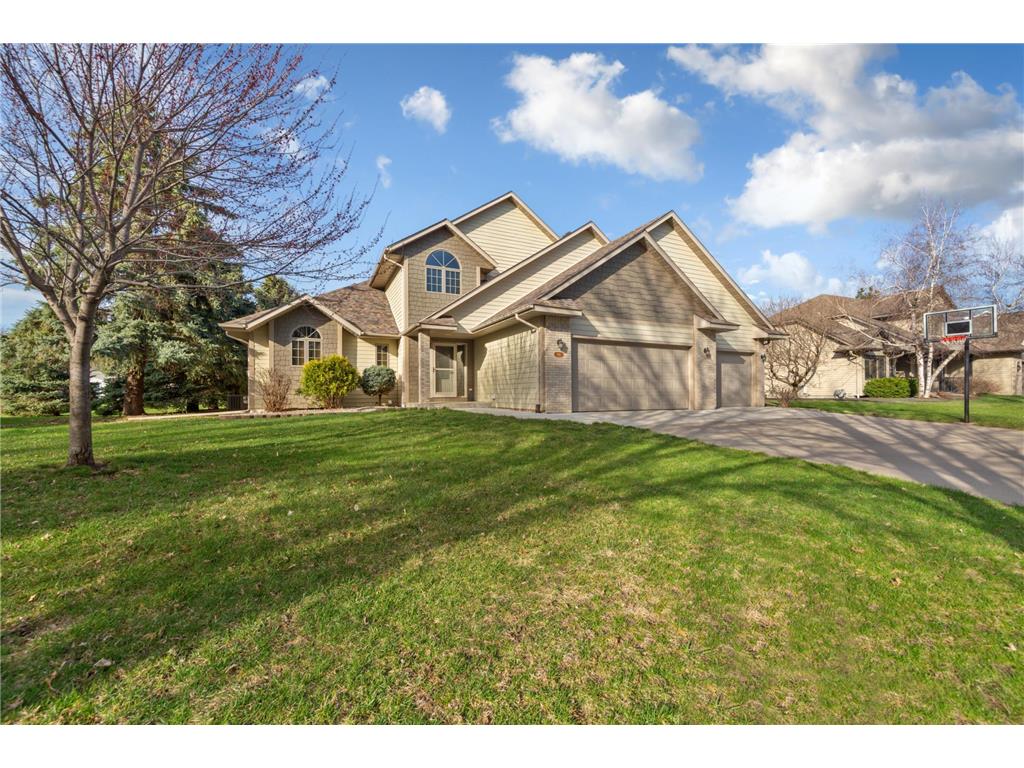 1526 Castle Drive North Mankato MN 56003 7057121 image1