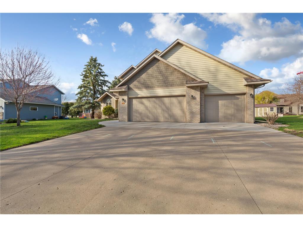 1526 Castle Drive North Mankato MN 56003 7057121 image4