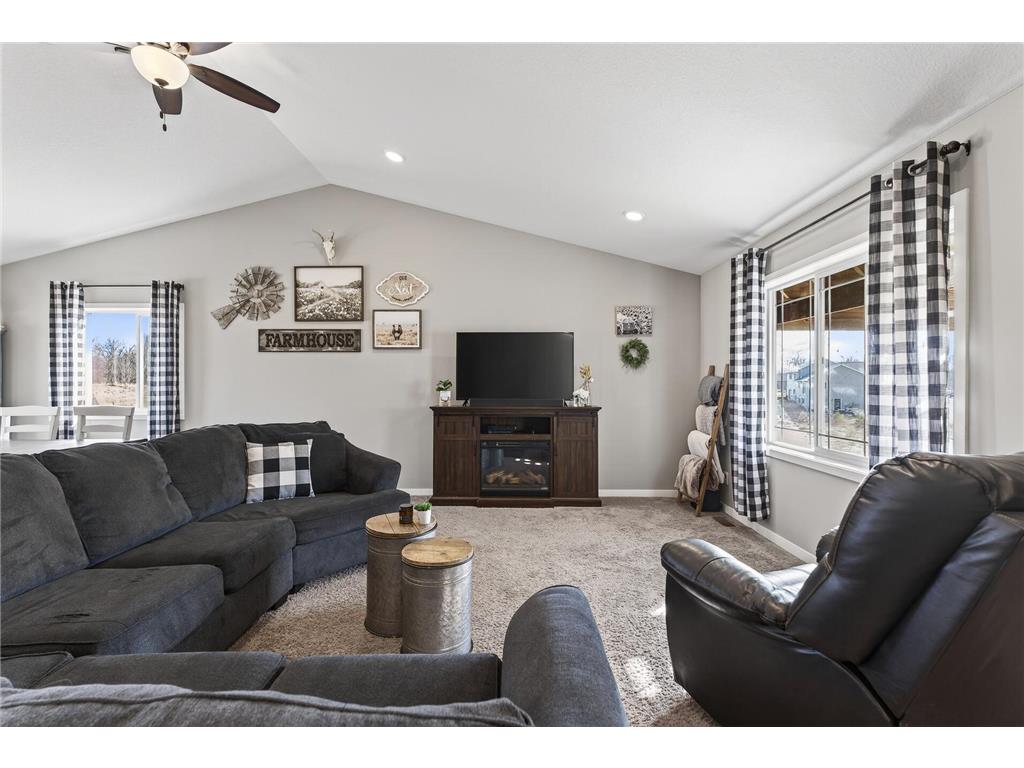 15264 292nd Avenue NW Blue Hill Twp MN 55398 7050053 image6