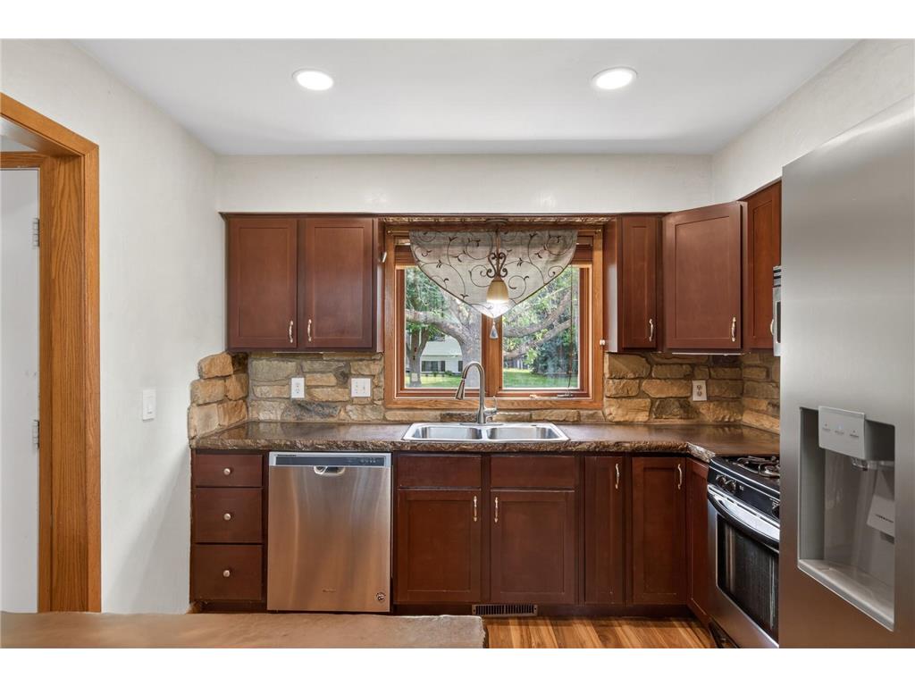 15264 92nd Place N Maple Grove MN 55369 7082780 image31
