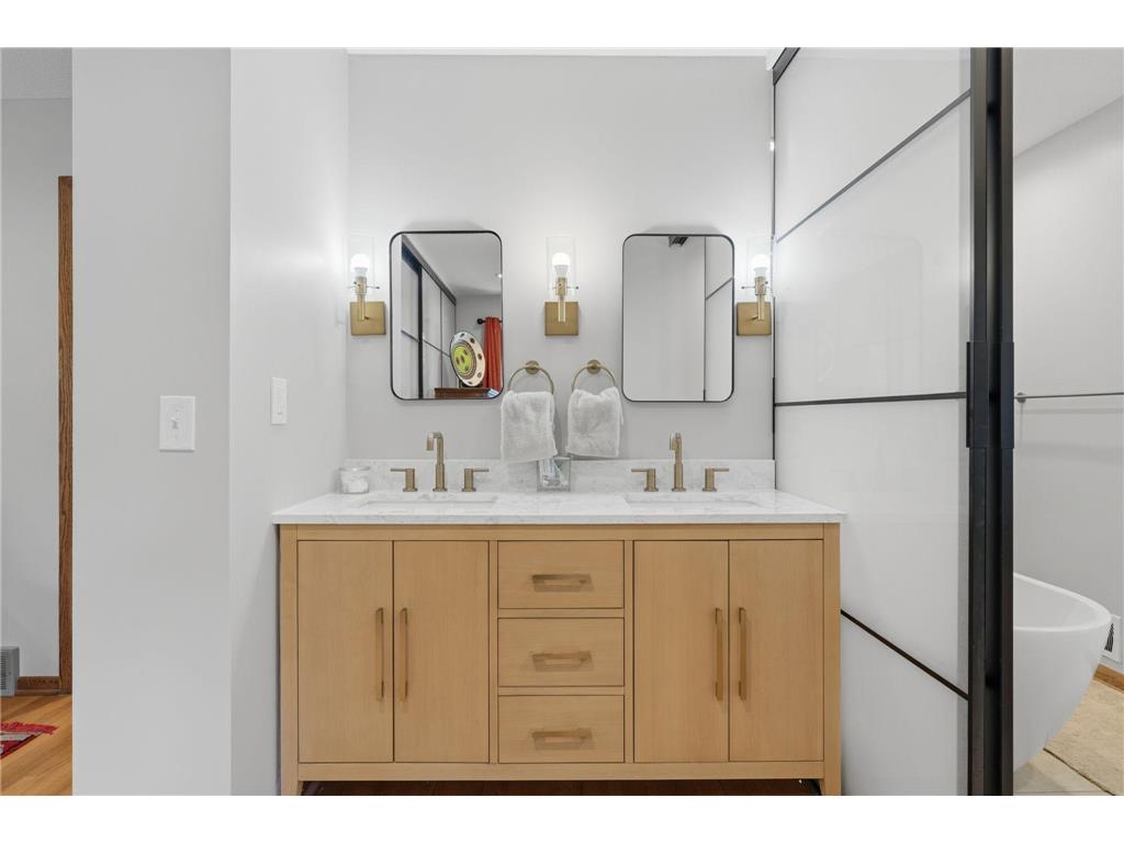 1527 E Windemere Circle NE Fridley MN 55421 7104755 image11