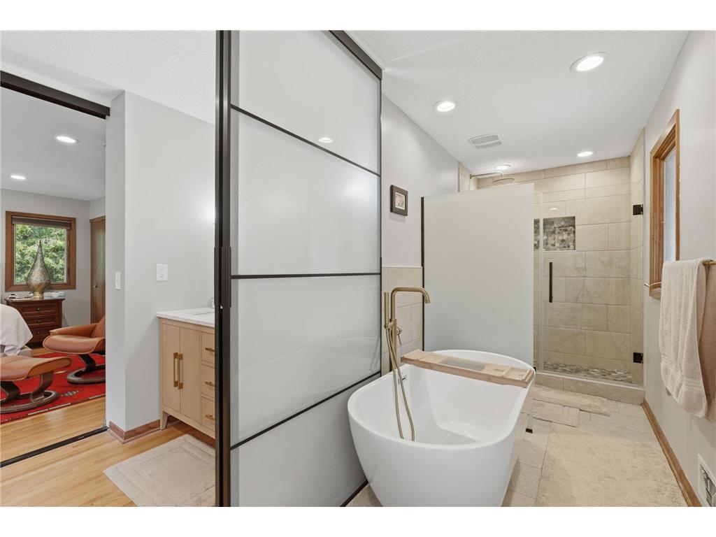1527 E Windemere Circle NE Fridley MN 55421 7104755 image12