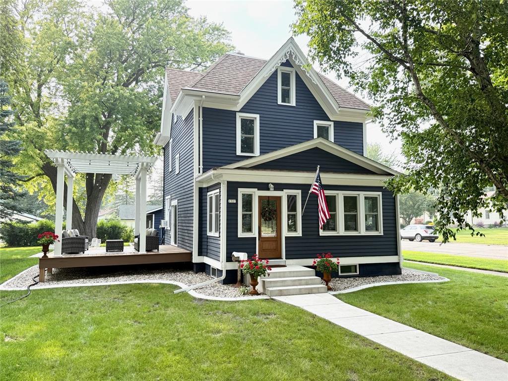 1527 Ford Avenue N Glencoe MN 55336 7112404 image1