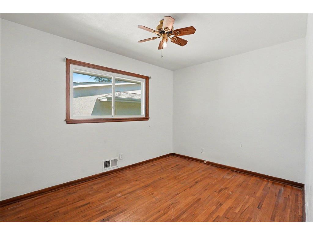 1527 Winchell Street Saint Paul MN 55106 7110100 image10
