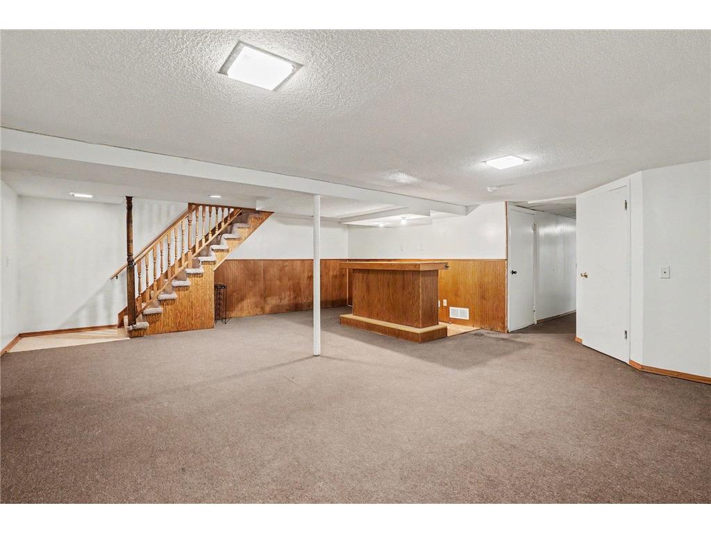 1527 Winchell Street Saint Paul MN 55106 7110100 image15