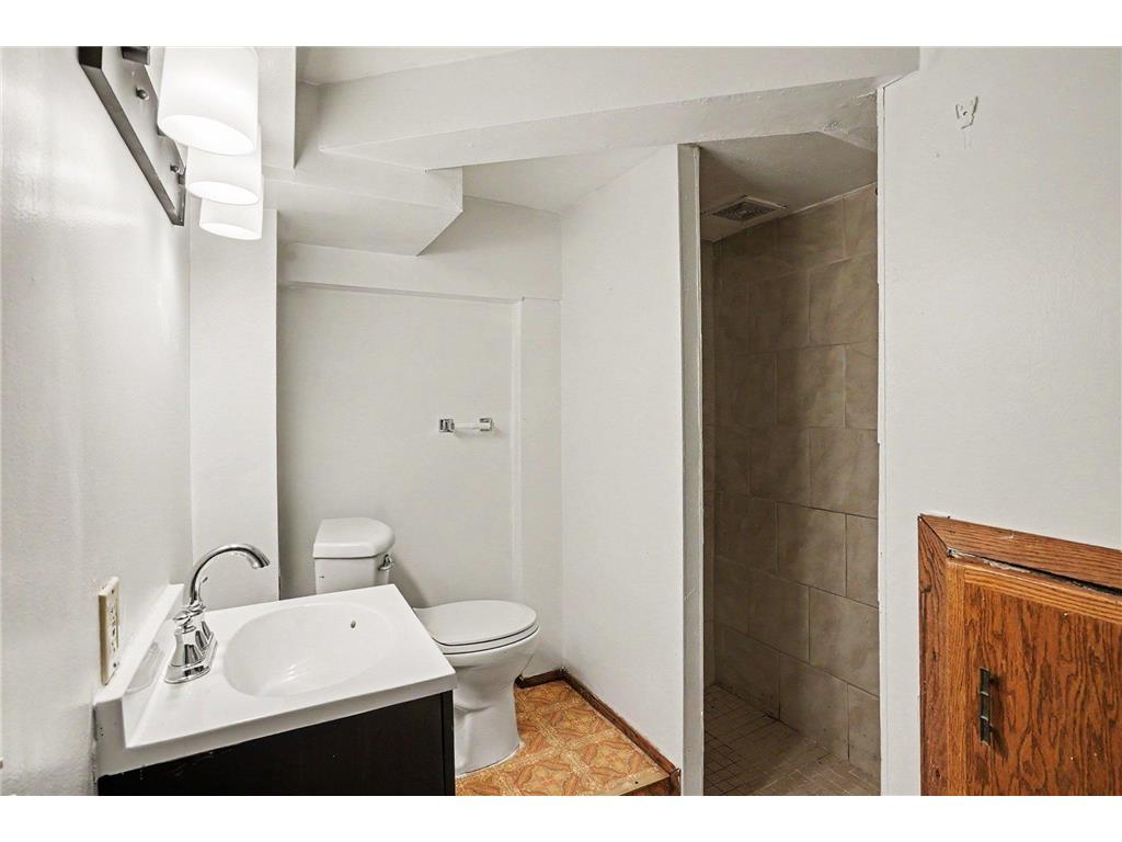 1527 Winchell Street Saint Paul MN 55106 7110100 image18