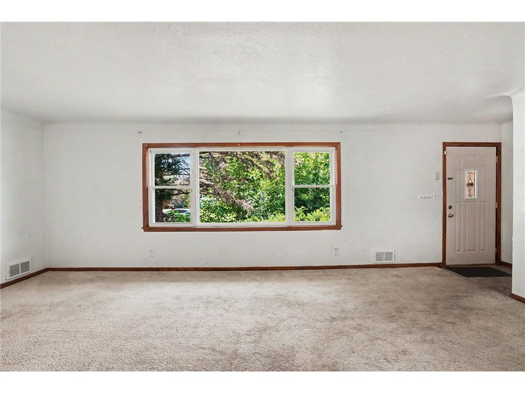 1527 Winchell Street Saint Paul MN 55106 7110100 image2