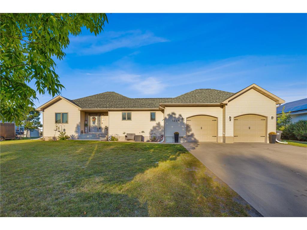 1528 Sunset Boulevard Hawley MN 56549 6591862 image1