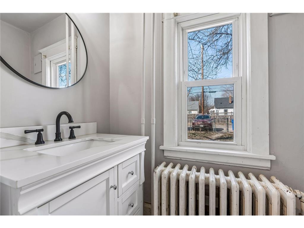 1529 Dale Street N Saint Paul MN 55117 7076447 image10