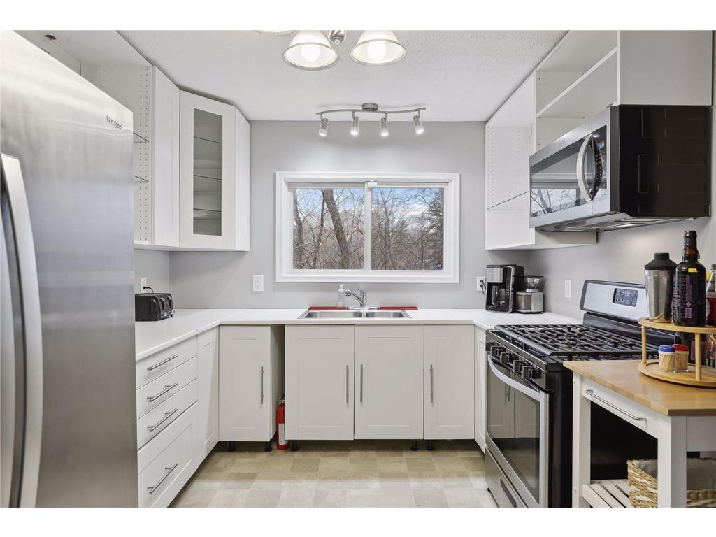 1529 Hudson Road Saint Paul MN 55106 6466095 image1