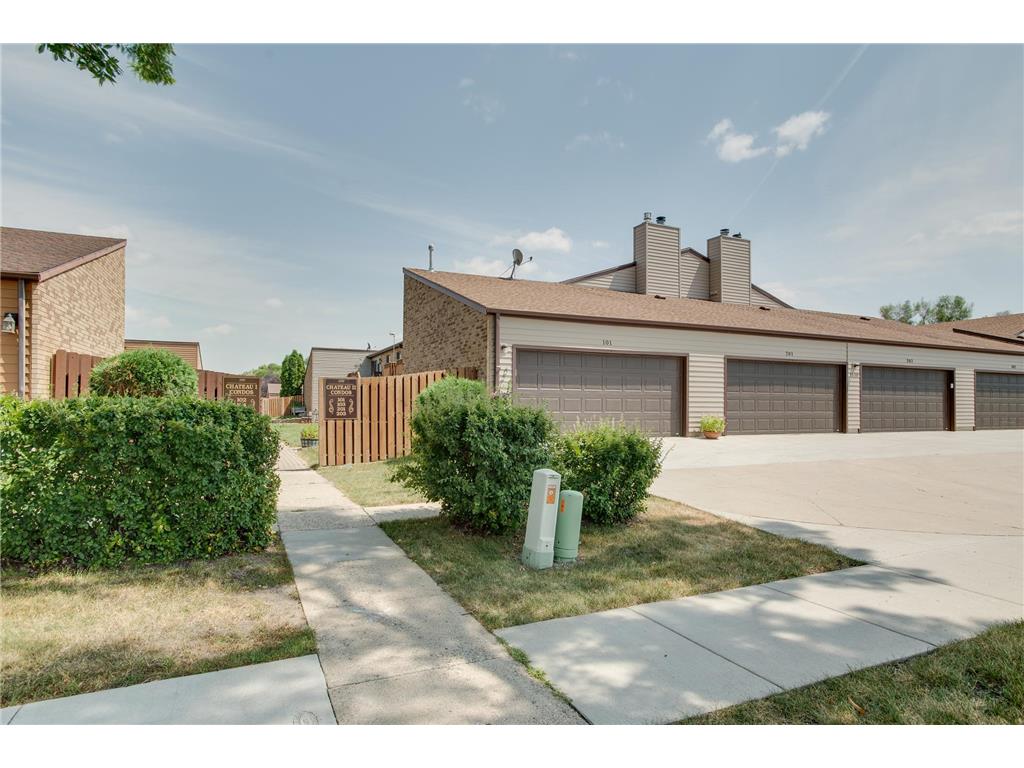 1530 35th Street S #E Fargo ND 58103 7113445 image1