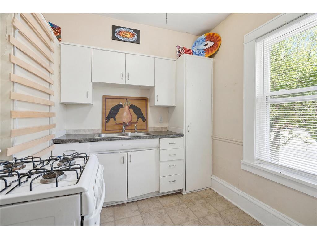 1530 Sherburne Avenue Saint Paul MN 55104 7018078 image24