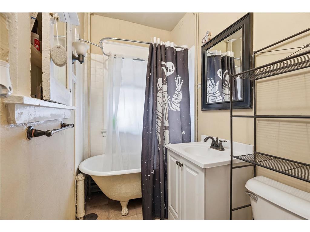 1530 Sherburne Avenue Saint Paul MN 55104 7018078 image26