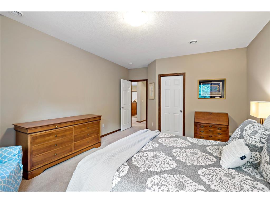 15305 Stonewood Court Burnsville MN 55306 7091086 image34