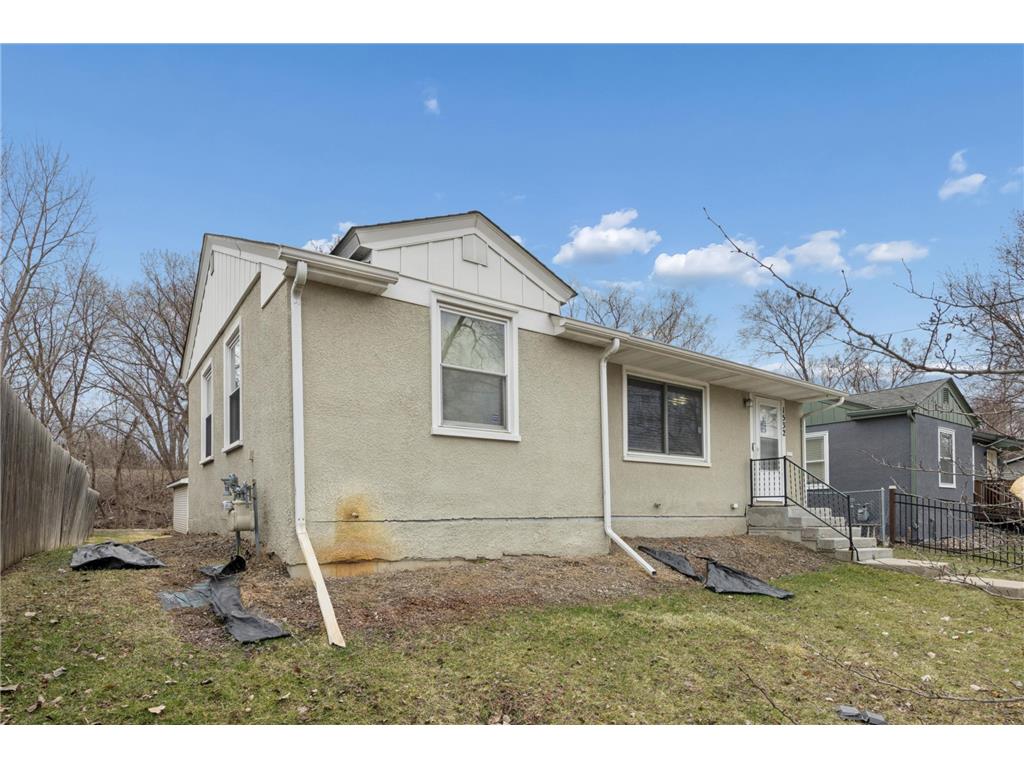 1532 Westminster Street Saint Paul MN 55130 7042467 image17