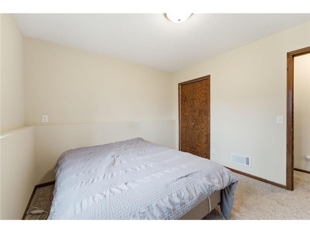1533 79th Avenue N Brooklyn Park MN 55444 7049383 image26