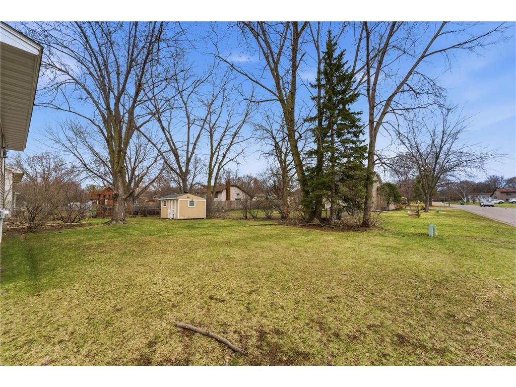 1533 79th Avenue N Brooklyn Park MN 55444 7049383 image28