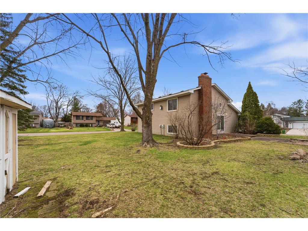 1533 79th Avenue N Brooklyn Park MN 55444 7049383 image31