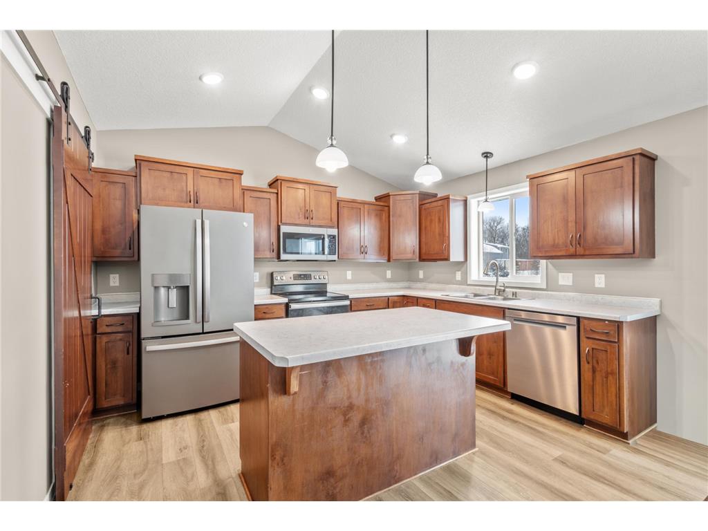 15336 290th Avenue NW Zimmerman MN 55398 7035853 image1