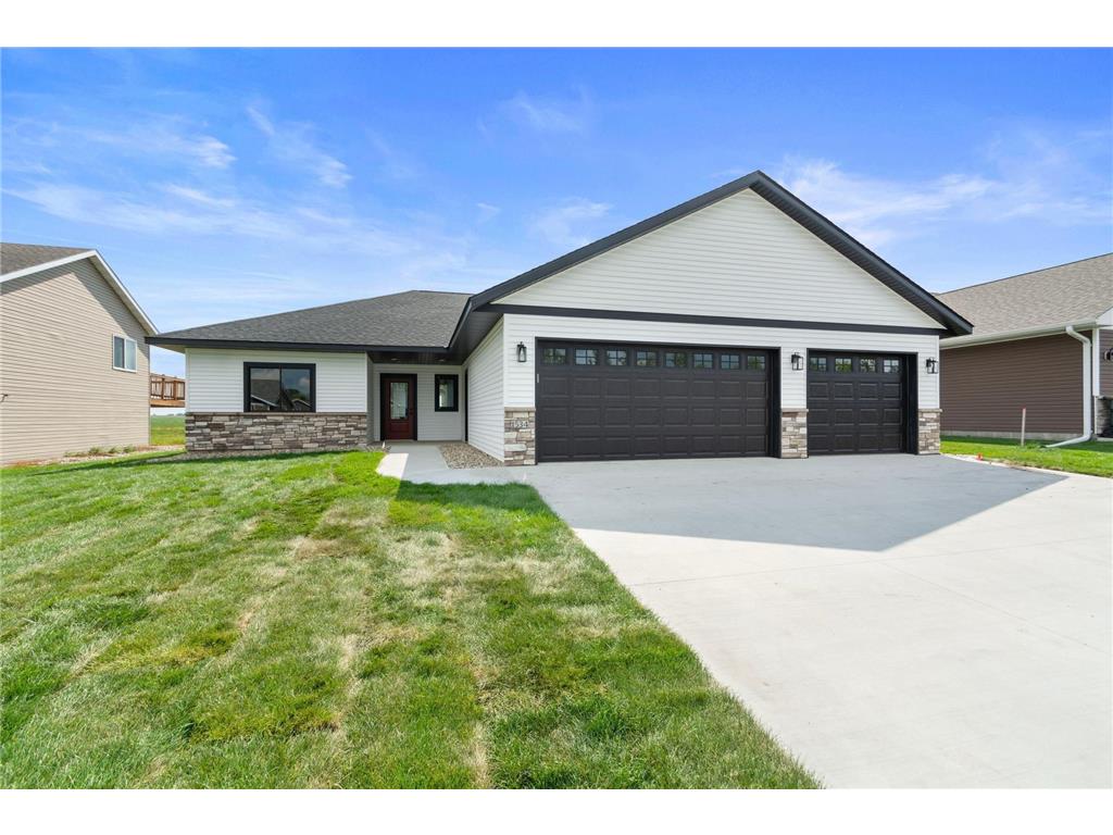 1534 9th Avenue SW Hutchinson MN 55350 7005811 image1