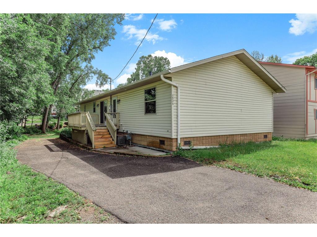 1534 Larpenteur Avenue E Saint Paul MN 55109 7091638 image1